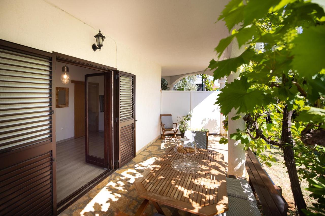 Apartments And A Room Ina Zadar Bagian luar foto