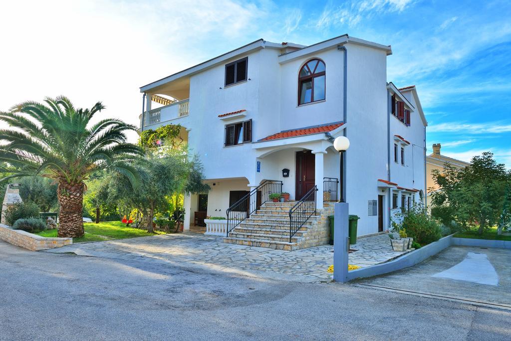 Apartments And A Room Ina Zadar Bagian luar foto